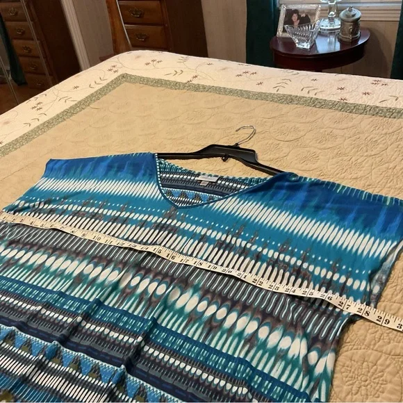 NEW WITHOUT TAGS AVENUE PLUS SIZE TOP 22/24 MULTI COLORS - Picture 8 of 16